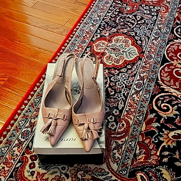 Shoes - Picture 1 of 2